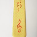 Cravate personnalisée (fon jaune clé de sol et notes de musique rouges , membres union musicale