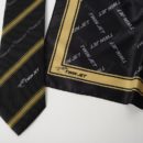 Coordonné cravate foulard en polyester, noir et or (personnel compagnie aérienne)