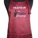 Tablier bordeaux, broderie 2 couleurs sur la bavette, tenue personnel traiteur