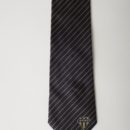 Cravate en soie personnalisée avec un logo en base, equipe rugby pro D2